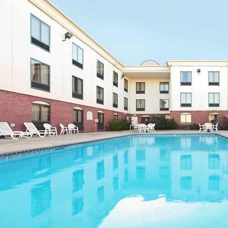 Holiday Inn Express & Suites Pine Bluff/Pines Mall By Ihg Esterno foto
