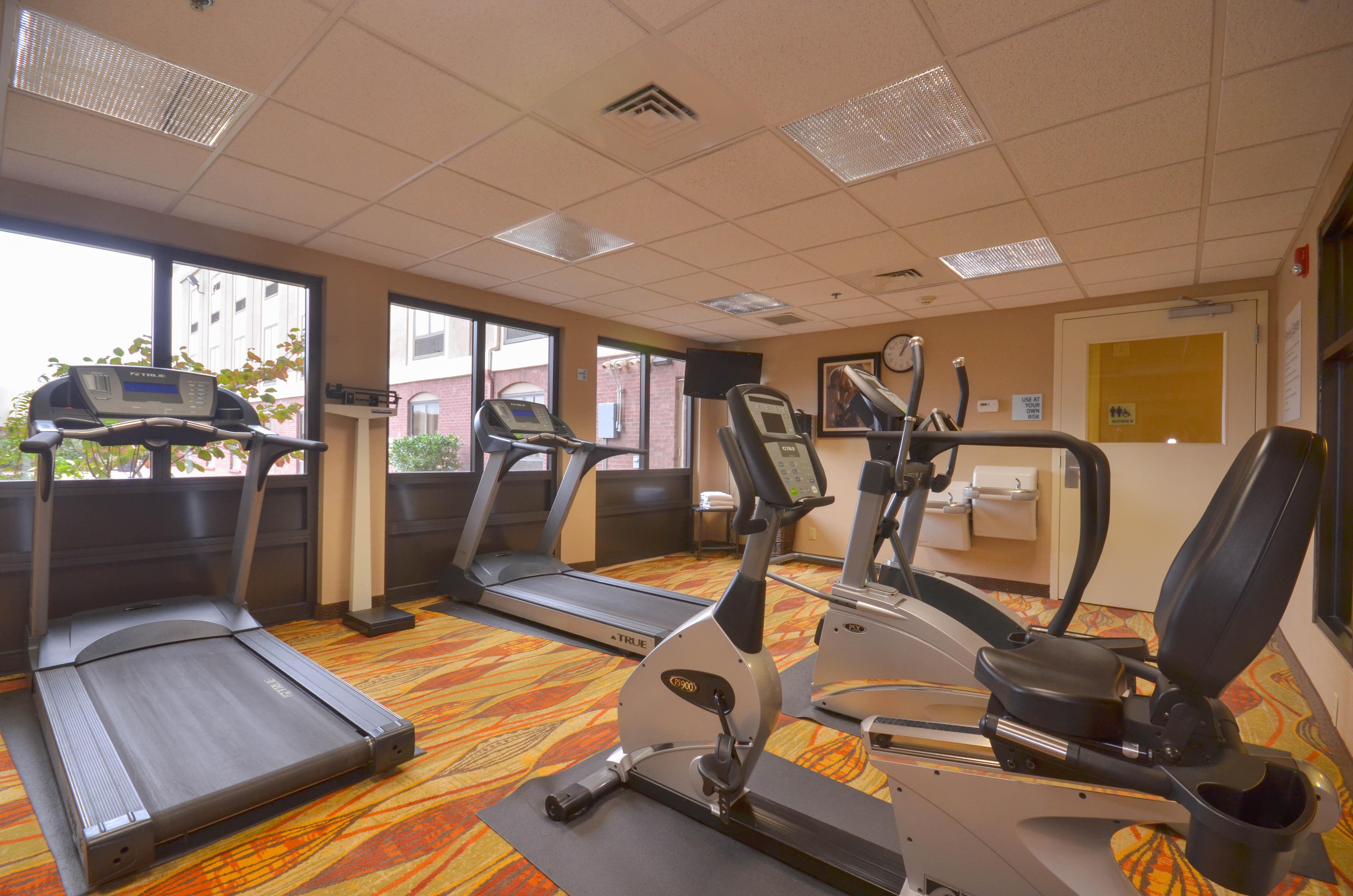 Holiday Inn Express & Suites Pine Bluff/Pines Mall By Ihg Esterno foto