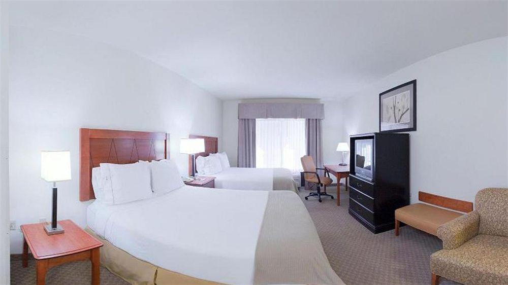 Holiday Inn Express & Suites Pine Bluff/Pines Mall By Ihg Esterno foto