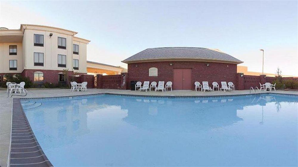 Holiday Inn Express & Suites Pine Bluff/Pines Mall By Ihg Esterno foto