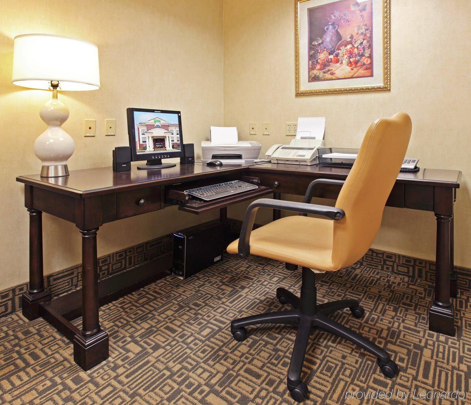 Holiday Inn Express & Suites Pine Bluff/Pines Mall By Ihg Servizi foto